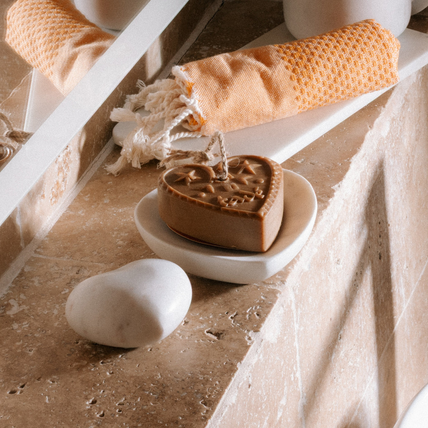 Tade Marble Heart Soap Dish 