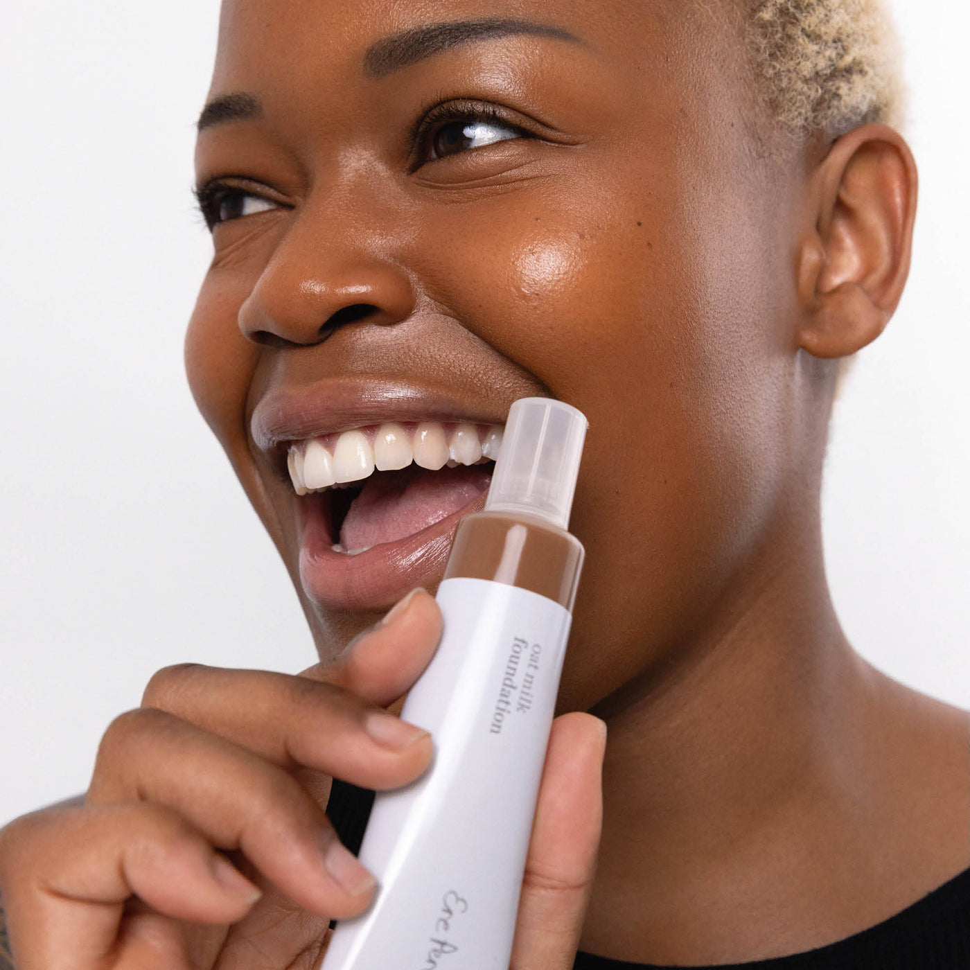 Ere Perez Oat Milk Foundation - Mocha