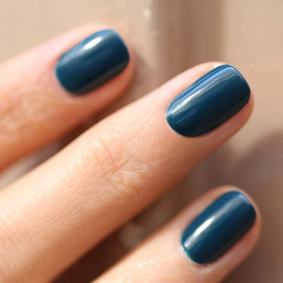 Manucurist Green Nail Polish in Dark Clover 15ml